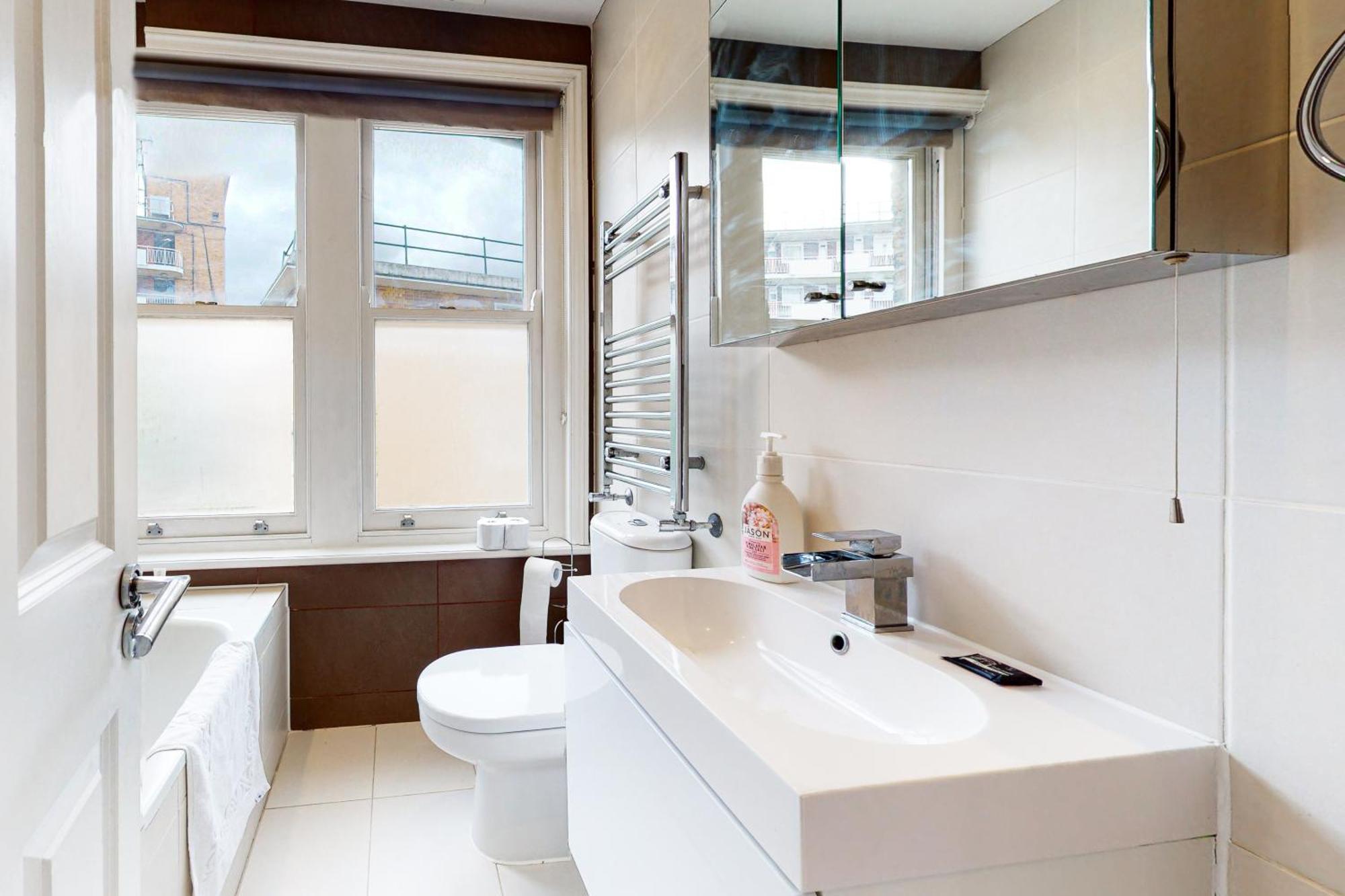 Bright 1bed 4min Walk From Metro * Londra